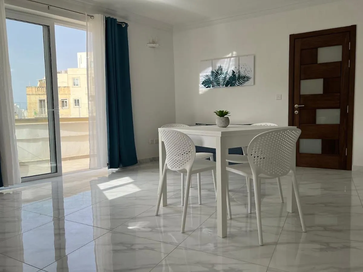 Condo With Patio Overlooking Piazza Gzira Apartment