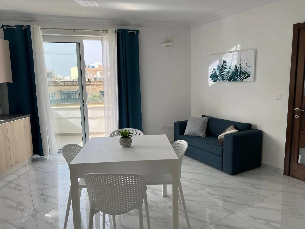 Condo With Patio Overlooking Piazza Gzira