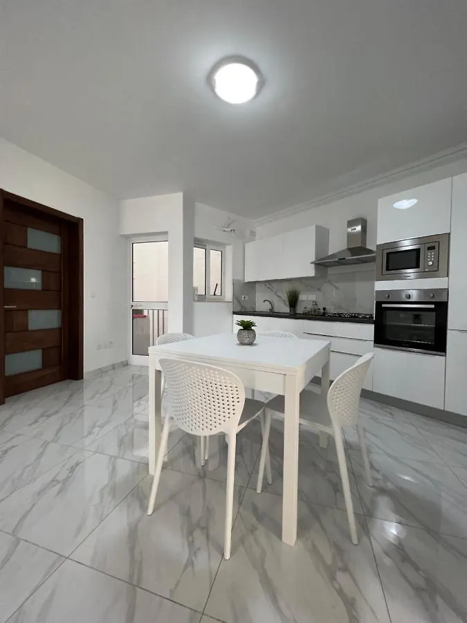 Appartamento Condo With Patio Overlooking Piazza Gzira