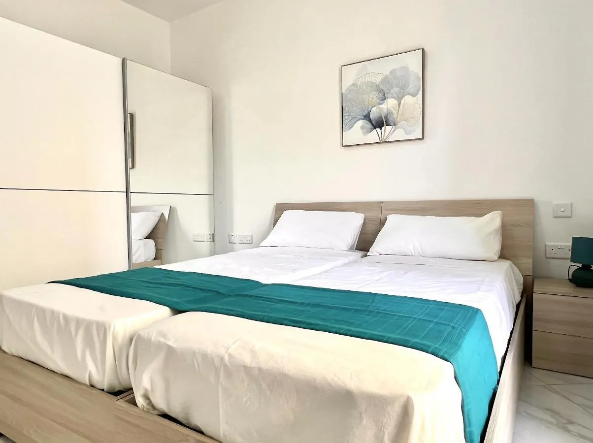 Appartamento Condo With Patio Overlooking Piazza Gzira